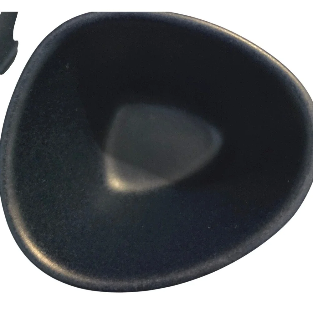LINDDNA‎ Curve Stoneware Bowl Black Matte Organic Triangle Scandinavian Design